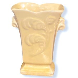 VTG 1940s USA Pottery • Yellow Vase